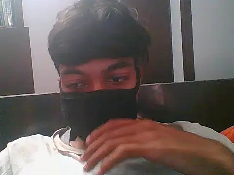 Snapshot of adarsh_music chatting on July 23, 10:35 am adarsh music online show from July 23, 10:35 am