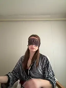 Lona-lov online show from July 22, 4:32 pm