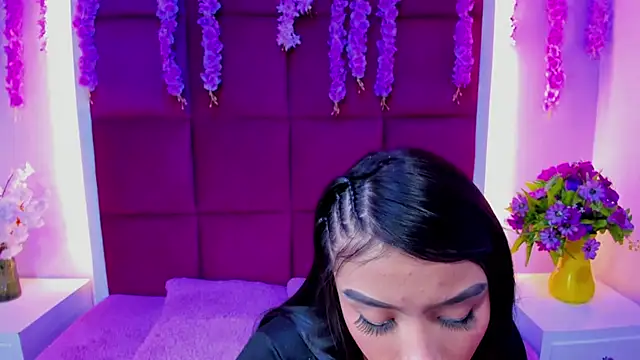 Lola Hott  online show from July 16, 4:07 am