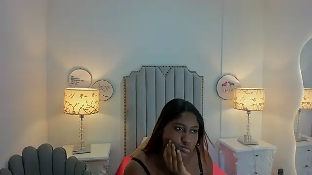 abril castro  online show from July 22, 7:05 pm