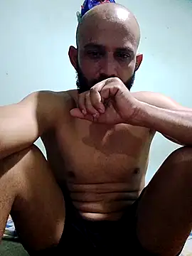 Snapshot of MiayLogann chatting on July 30, 1:37 am MiayLogann online show from July 30, 1:37 am