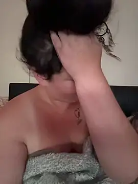 CurvyScarlett69xx online show from July 26, 8:10 am