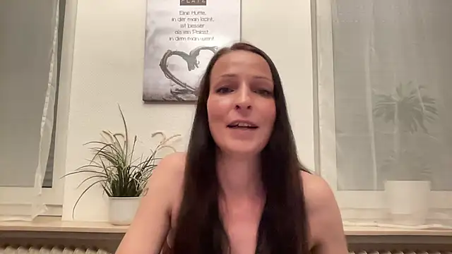 Snapshot of MilaArden chatting on July 15, 7:52 pm MilaArden online show from July 15, 7:52 pm