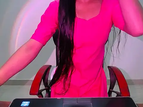 Snapshot of Hotty_green chatting on July 17, 4:30 am Hotty green online show from July 17, 4:30 am