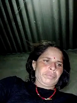 Snapshot of miss_reena93036 chatting on July 17, 3:18 pm miss reena93036 online show from July 17, 3:18 pm