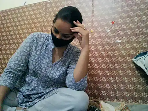 Snapshot of Nisha_As chatting on July 17, 8:21 am Nisha As online show from July 17, 8:21 am