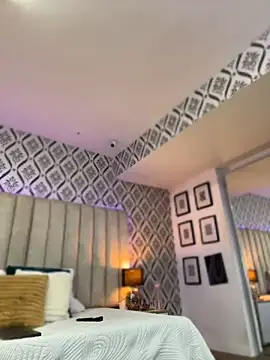 Snapshot of Chiara_Bond chatting on July 23, 7:34 pm Chiara Bond online show from July 23, 7:34 pm