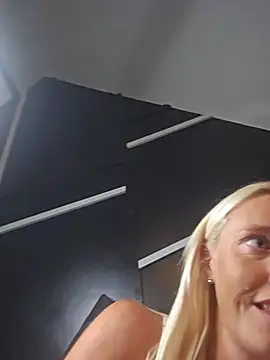 NaughtyMrsK26 online show from July 19, 9:29 pm