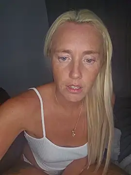 NaughtyMrsK26 online show from July 20, 11:29 pm