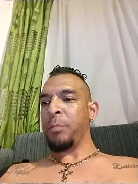 CarlitoCubano online show from July 17, 1:34 am