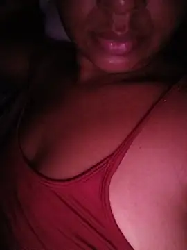 Snapshot of karolbbhot chatting on July 17, 3:24 am karolbbhot online show from July 17, 3:24 am