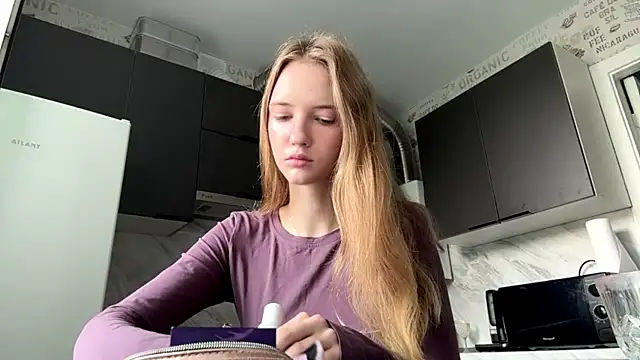 Snapshot of LuiseFurbeck chatting on July 22, 6:16 am LuiseFurbeck online show from July 22, 6:16 am