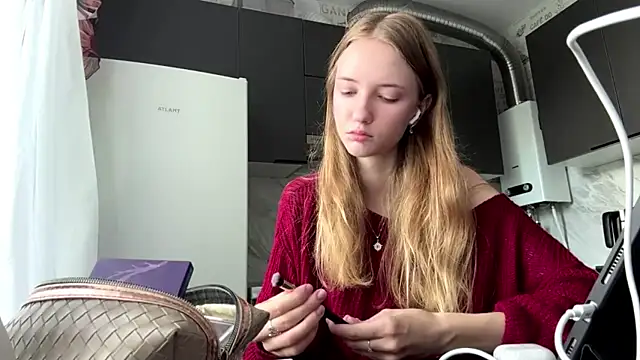 Snapshot of LuiseFurbeck chatting on July 23, 6:22 am LuiseFurbeck online show from July 23, 6:22 am