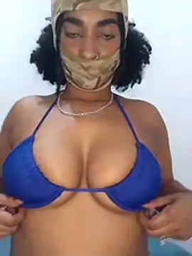 Neferttitt online show from July 22, 5:27 pm