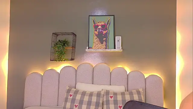 VioletLux  online show from July 27, 6:26 pm