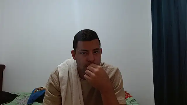 Cris LaCobra  online show from July 28, 4:39 pm