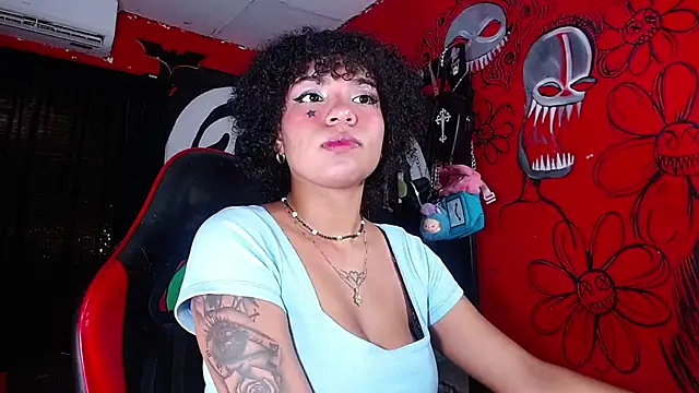 Trixiehotx online show from July 19, 1:37 pm