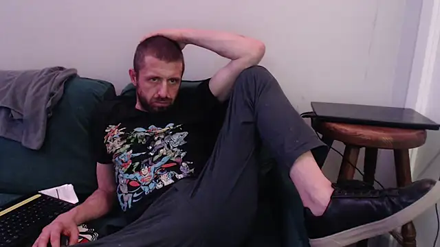 Snapshot of jackstrawstagger chatting on December 24, 11:22 pm jackstrawstagger online show from December 24, 11:22 pm