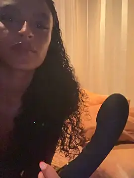 Snapshot of Latinamix chatting on July 22, 9:17 pm Latinamix online show from July 22, 9:17 pm