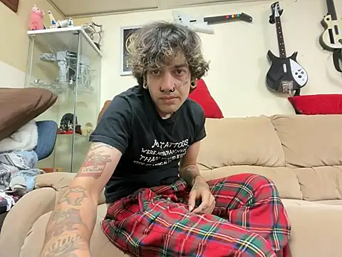 Izzy1369 online show from July 23, 4:43 am