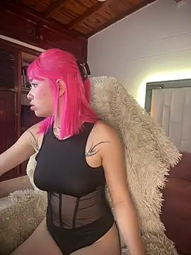 Snapshot of dream_pink chatting on July 22, 2:31 pm dream pink online show from July 22, 2:31 pm