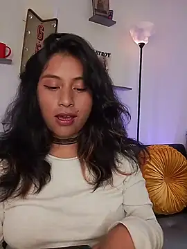 Snapshot of LauVerse chatting on August 4, 4:09 pm LauVerse online show from August 4, 4:09 pm