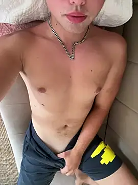 Snapshot of Lucas_Macdick chatting on July 20, 6:17 am Lucas Macdick online show from July 20, 6:17 am