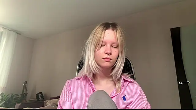 JessicaLowland online show from July 22, 11:24 am