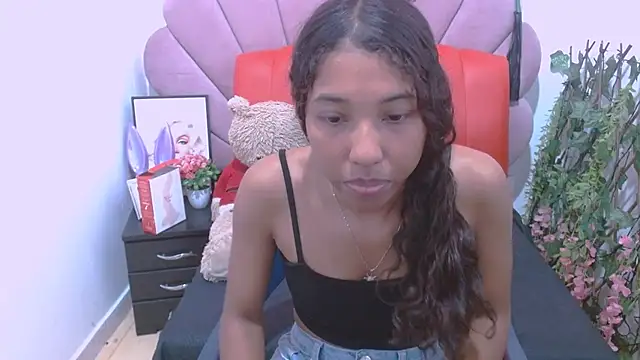 Snapshot of Scarlet_Rose18 chatting on July 20, 1:46 pm Scarlet Rose18 online show from July 20, 1:46 pm