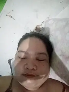 Snapshot of _naughtyhotmom_ chatting on July 22, 8:33 pm naughtyhotmom online show from July 22, 8:33 pm