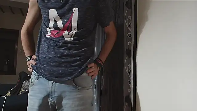 momba772 online show from August 3, 6:33 pm