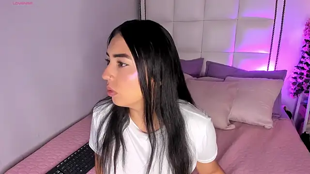 lunna velvet1 online show from July 30, 1:10 pm