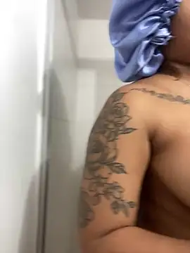 Snapshot of riri_brunnete chatting on January 30, 12:37 pm riri brunnete online show from January 30, 12:37 pm