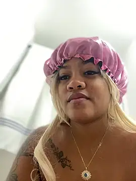 Snapshot of riri_brunnete chatting on March 8, 12:09 pm riri brunnete online show from March 8, 12:09 pm