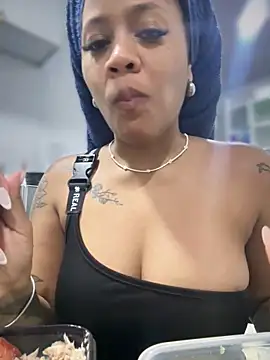 Snapshot of riri_brunnete chatting on April 17, 4:48 am riri brunnete online show from April 17, 4:48 am