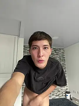 Snapshot of noah_kirt_ chatting on July 25, 11:02 pm noah kirt online show from July 25, 11:02 pm