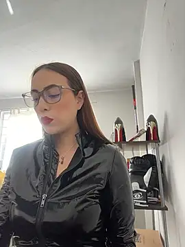Snapshot of valery_mistress chatting on July 28, 1:54 pm valery mistress online show from July 28, 1:54 pm