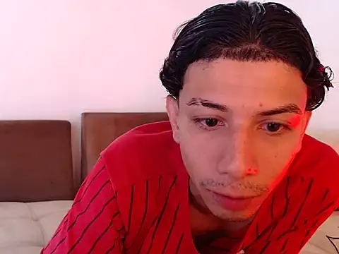 Snapshot of tommy_cutte1 chatting on July 25, 3:31 pm tommy cutte1 online show from July 25, 3:31 pm