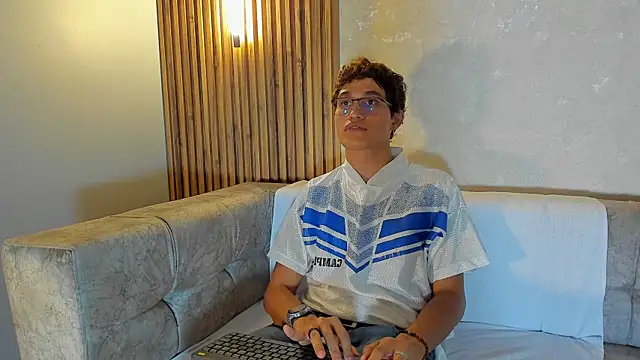 Damian Wolff online show from July 29, 5:44 pm