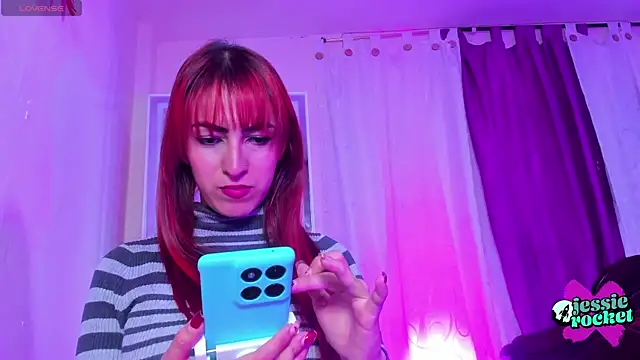 Snapshot of jessierocketx chatting on October 16, 3:35 pm jessierocketx online show from October 16, 3:35 pm