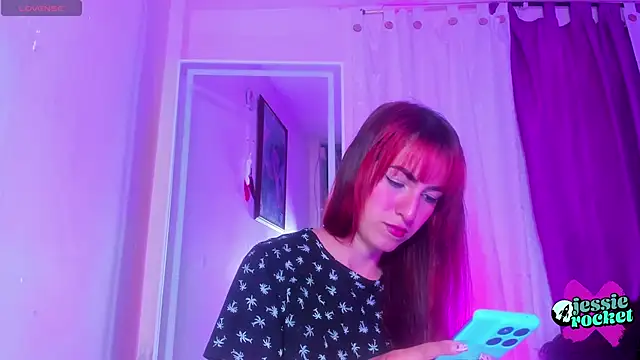 Snapshot of jessierocketx chatting on October 21, 3:13 pm jessierocketx online show from October 21, 3:13 pm