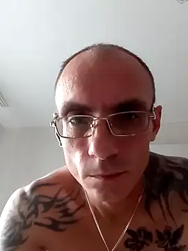 Snapshot of Andrei40030 chatting on August 8, 2:25 am Andrei40030 online show from August 8, 2:25 am