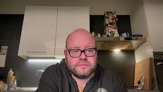 theitalianbear online show from December 14, 3:51 am