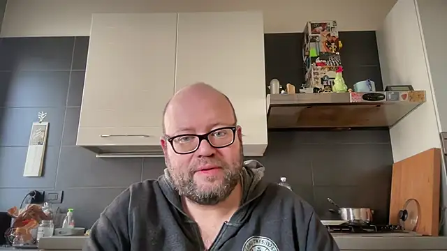 theitalianbear online show from December 19, 11:18 am