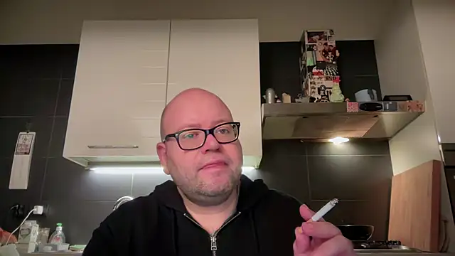 theitalianbear online show from February 6, 4:53 am