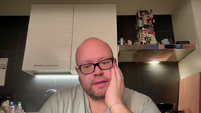 theitalianbear online show from February 12, 7:56 pm