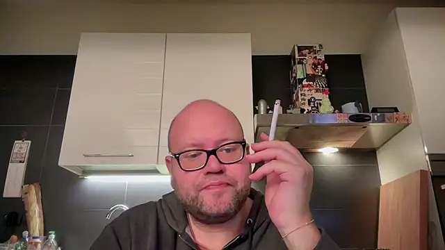 theitalianbear online show from February 13, 5:33 pm