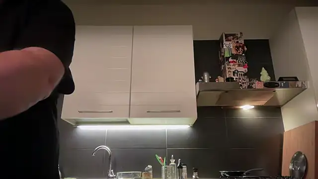 theitalianbear online show from November 6, 4:13 am