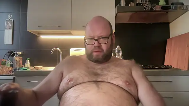 theitalianbear online show from December 16, 2:11 pm