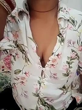 Snapshot of Avni_Yadav_001 chatting on July 28, 11:17 am Avni Yadav 001 online show from July 28, 11:17 am